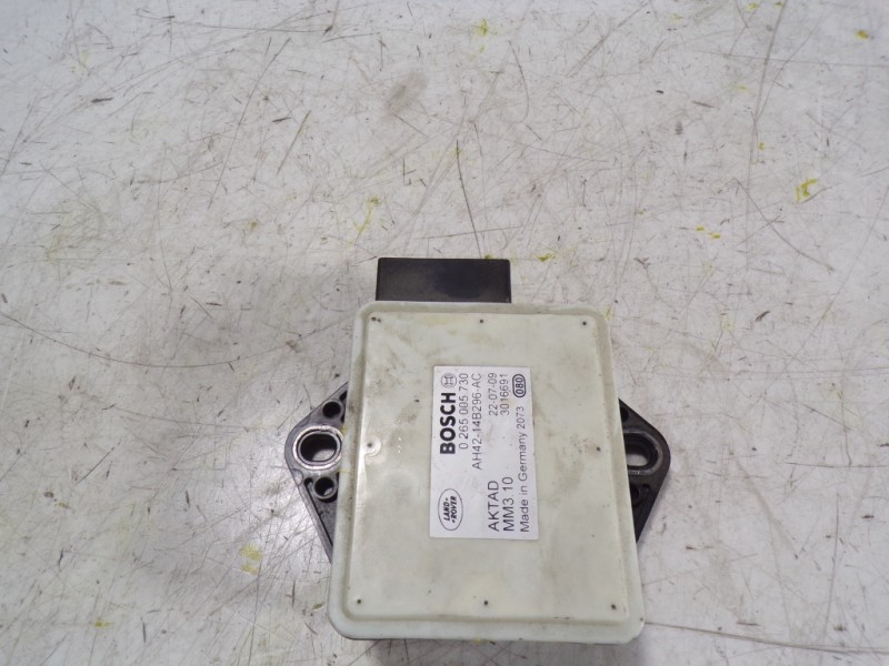 Recambio de modulo electronico para land rover discovery 4 tdv6 se referencia OEM IAM LR011785 AH4214B296AC 0265005730