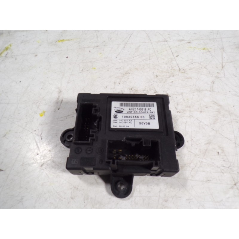 Recambio de modulo electronico para land rover discovery 4 tdv6 se referencia OEM IAM LR019221 AH2214D618AC 