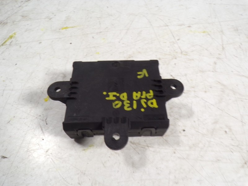 Recambio de modulo electronico para land rover discovery 4 tdv6 se referencia OEM IAM LR019221 AH2214D618AC 