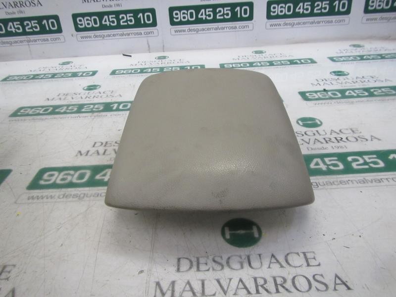 Recambio de apoyabrazos central para ssangyong kyron 200 xdi limited referencia OEM IAM   