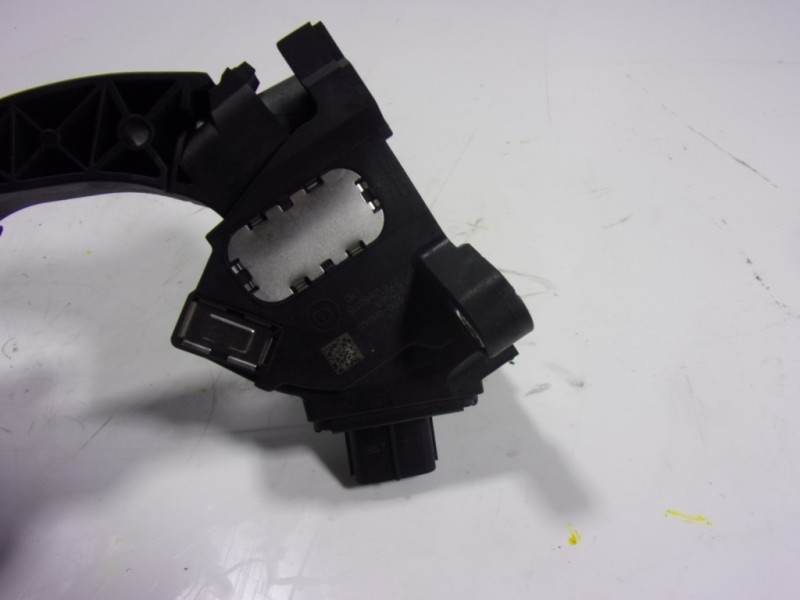 Recambio de potenciometro pedal para toyota aygo 1.0 vvti referencia OEM IAM 781100H040 2781100H040 27812680115