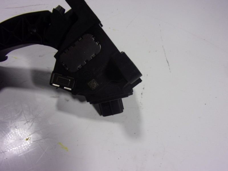 Recambio de potenciometro pedal para toyota aygo 1.0 vvti referencia OEM IAM 781100H040 2781100H040 27812680115