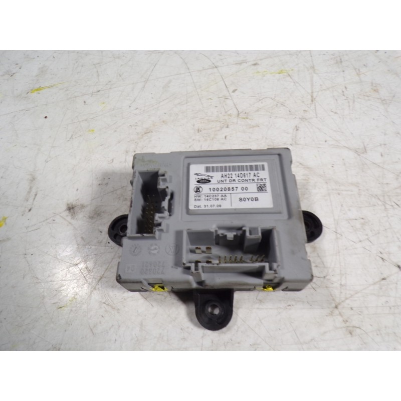 Recambio de modulo electronico para land rover discovery 4 tdv6 se referencia OEM IAM LR019220 AH2214D617AC 