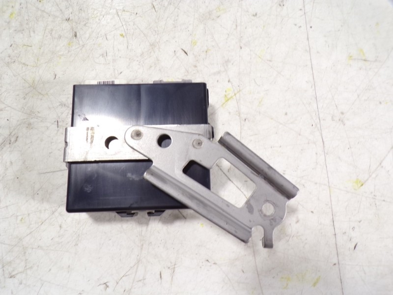 Recambio de modulo electronico para toyota rav4 hybrid 4x2 advance referencia OEM IAM 8905042030 8905042030 