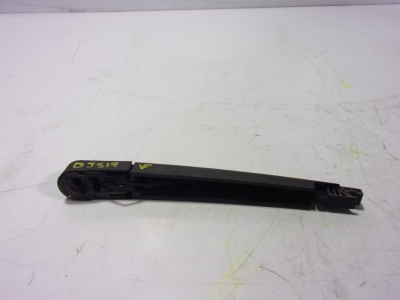 Recambio de brazo limpia trasero para opel astra j lim. 1.6 cdti dpf referencia OEM IAM 13256919  