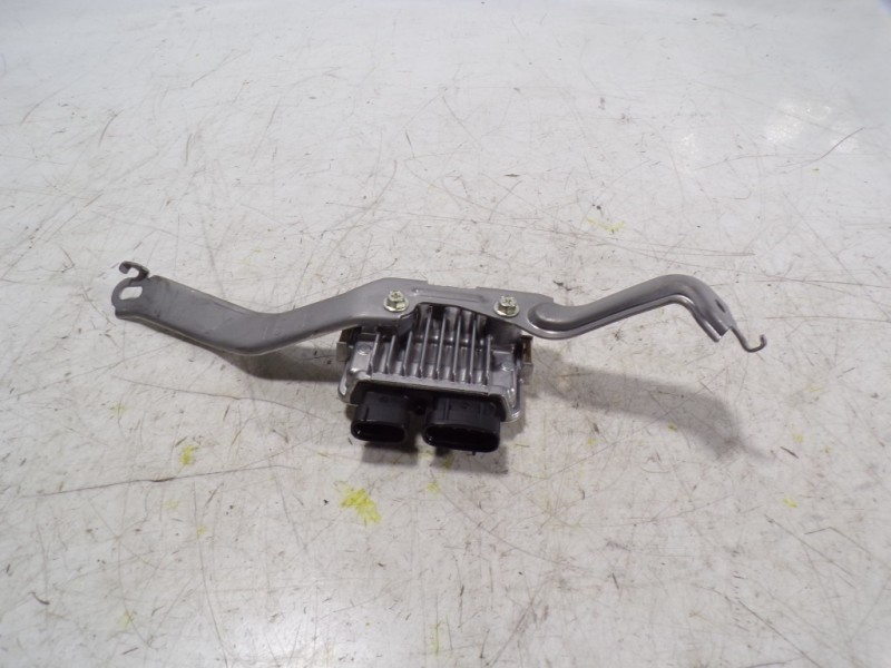 Recambio de modulo electronico para toyota rav4 hybrid 4x2 advance referencia OEM IAM 8957112010 8957148010 