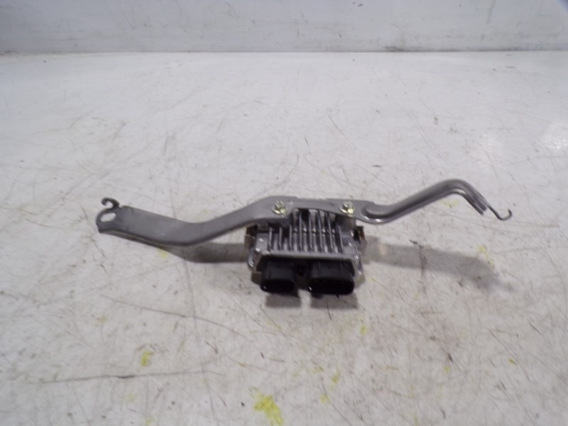 Recambio de modulo electronico para toyota rav4 hybrid 4x2 advance referencia OEM IAM 8957112010 8957148010 