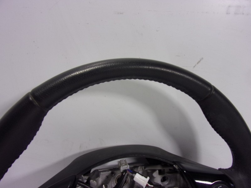 Recambio de volante para toyota aygo 1.0 vvti referencia OEM IAM 451000H060B1  