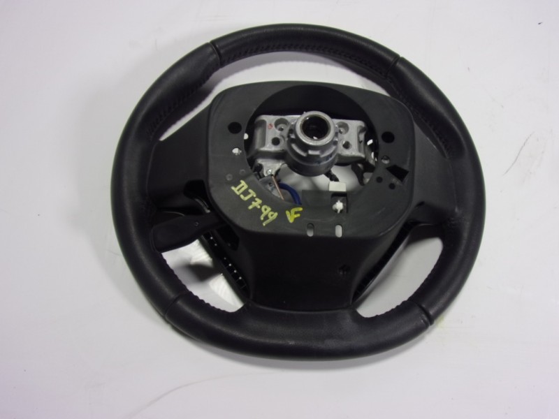 Recambio de volante para toyota aygo 1.0 vvti referencia OEM IAM 451000H060B1  