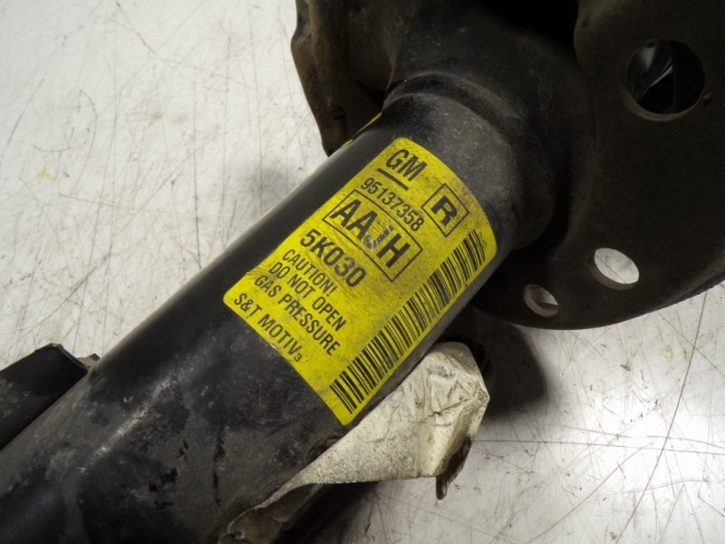 Recambio de amortiguador delantero derecho para opel mokka 1.6 cdti dpf referencia OEM IAM 95137358 95137358 