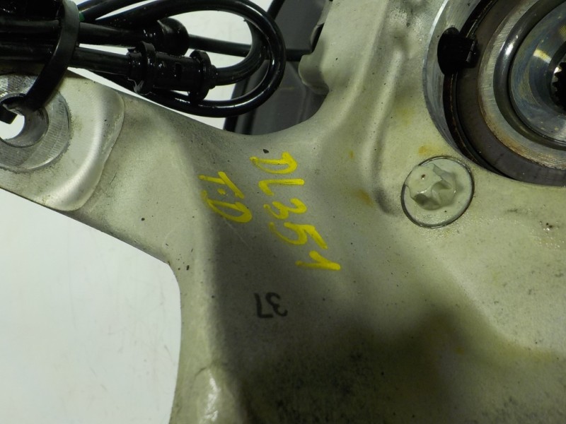 Recambio de mangueta trasera derecha para mercedes-benz clase glc (w253) 2.0 cgi cat referencia OEM IAM A2133503205  