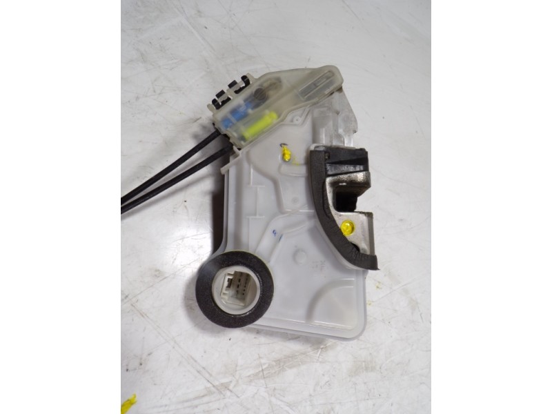 Recambio de cerradura puerta delantera izquierda para peugeot 108 1.2 12v vti referencia OEM IAM B000843080  