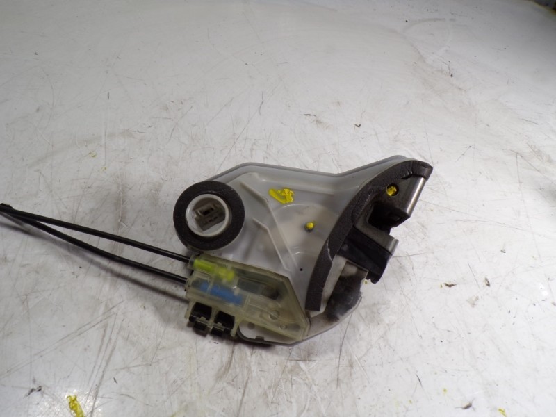 Recambio de cerradura puerta trasera derecha para peugeot 108 1.2 12v vti referencia OEM IAM B000950680  