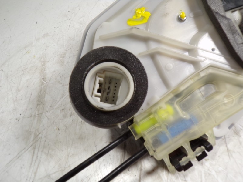 Recambio de cerradura puerta trasera derecha para peugeot 108 1.2 12v vti referencia OEM IAM B000950680  