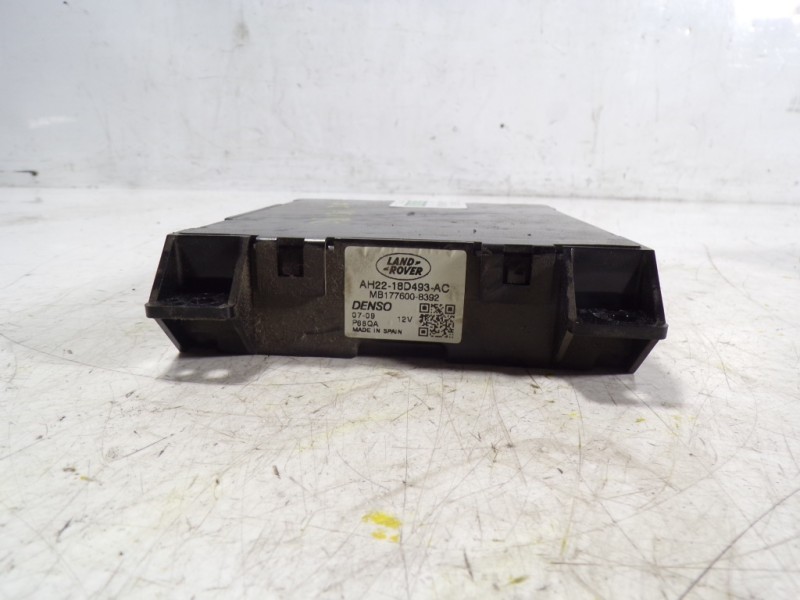 Recambio de modulo electronico para land rover discovery 4 tdv6 se referencia OEM IAM LR013882 AH2218D493AC 