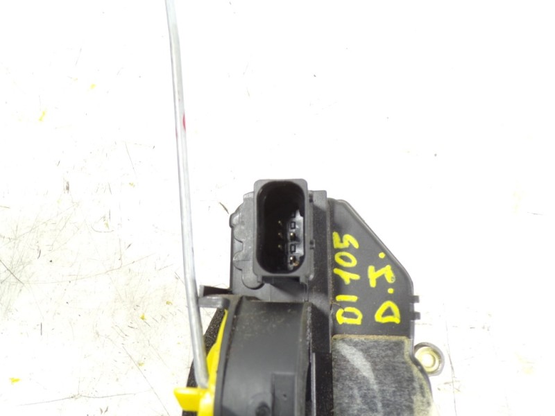 Recambio de cerradura puerta delantera izquierda para opel mokka 1.6 cdti dpf referencia OEM IAM 13579522 13579522 