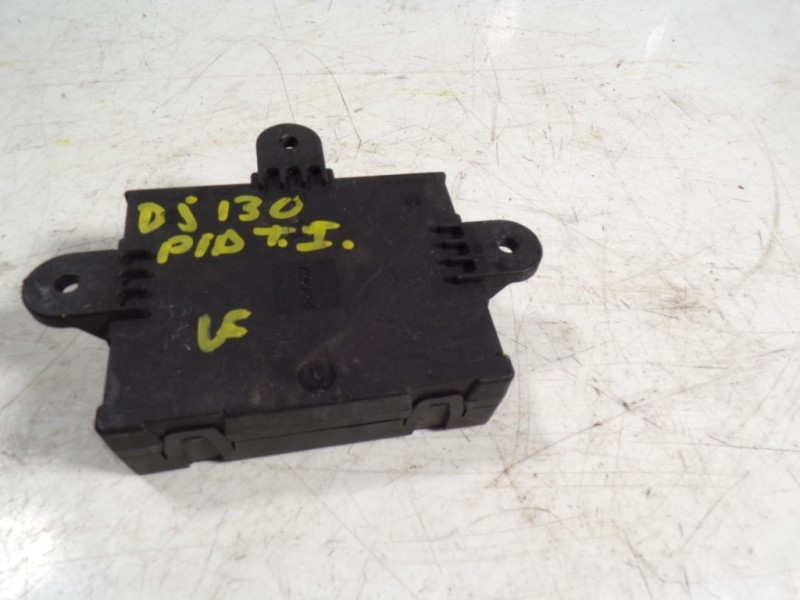 Recambio de modulo electronico para land rover discovery 4 tdv6 se referencia OEM IAM LR016363 AH2214D620AC 