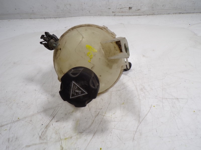 Recambio de deposito expansion para peugeot 108 1.2 12v vti referencia OEM IAM B000661980  