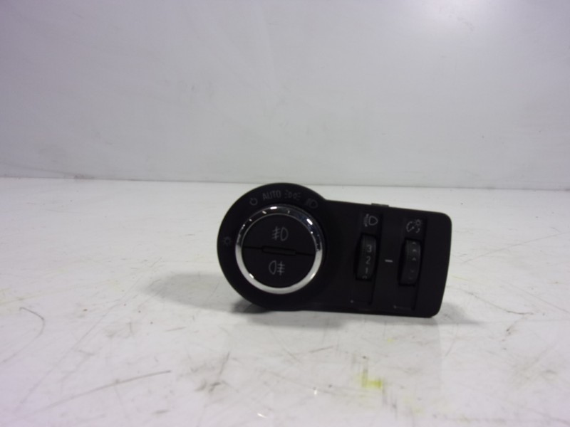 Recambio de mando luces para opel astra j lim. 1.6 cdti dpf referencia OEM IAM 13268702 13268702 