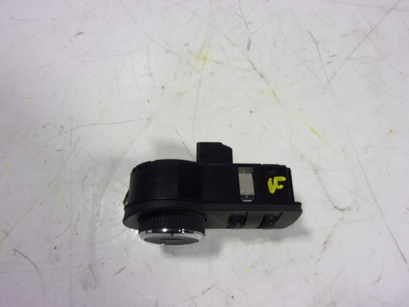 Recambio de mando luces para opel astra j lim. 1.6 cdti dpf referencia OEM IAM 13268702 13268702 