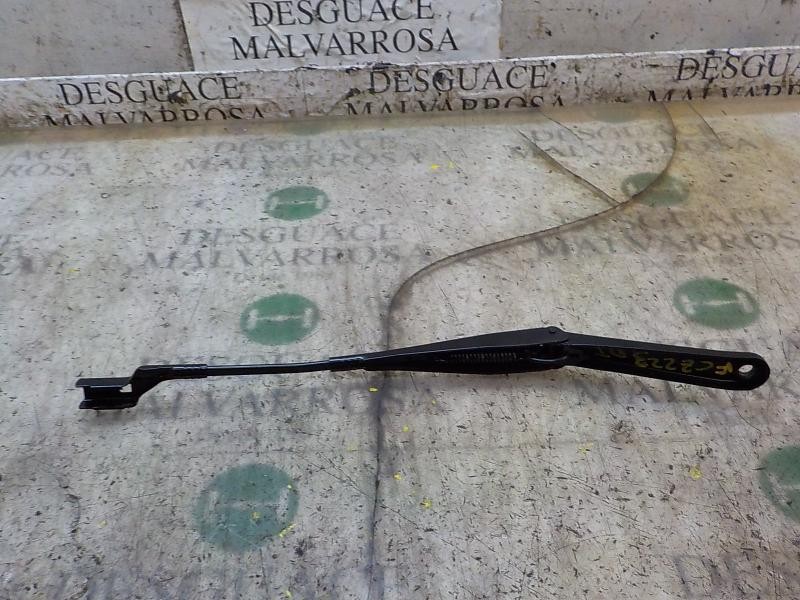 Recambio de brazo limpia delantero izquierdo para ford fiesta (ccn) trend referencia OEM IAM 2026776  