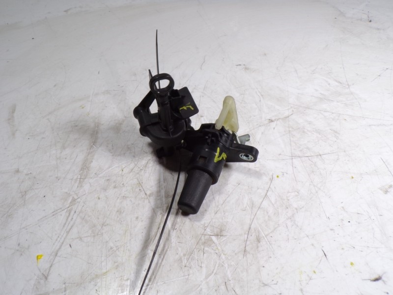 Recambio de maneta porton para peugeot 108 1.2 12v vti referencia OEM IAM B001045180  