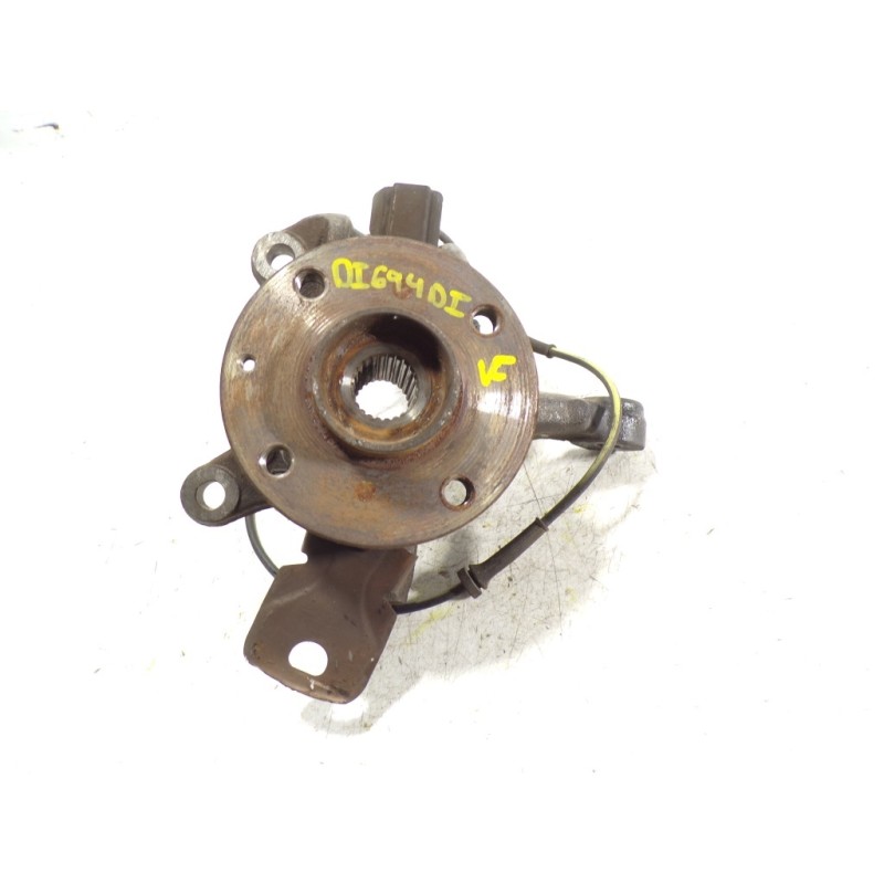 Recambio de mangueta delantera izquierda para peugeot 108 1.2 12v vti referencia OEM IAM B000905680  