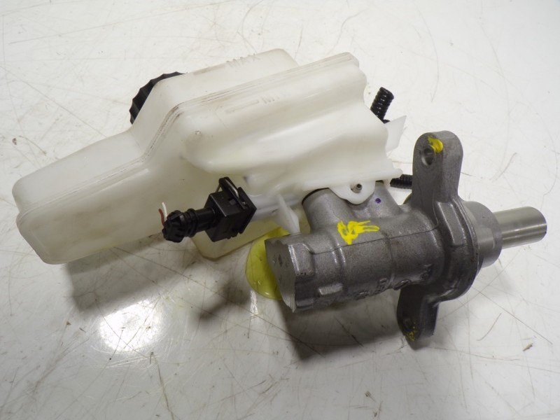 Recambio de bomba freno para toyota yaris 1.5 vvti hev referencia OEM IAM 47201K9005 853560 