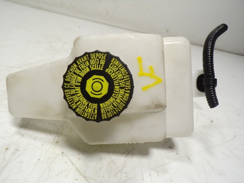 Recambio de bomba freno para toyota yaris 1.5 vvti hev referencia OEM IAM 47201K9005 853560 