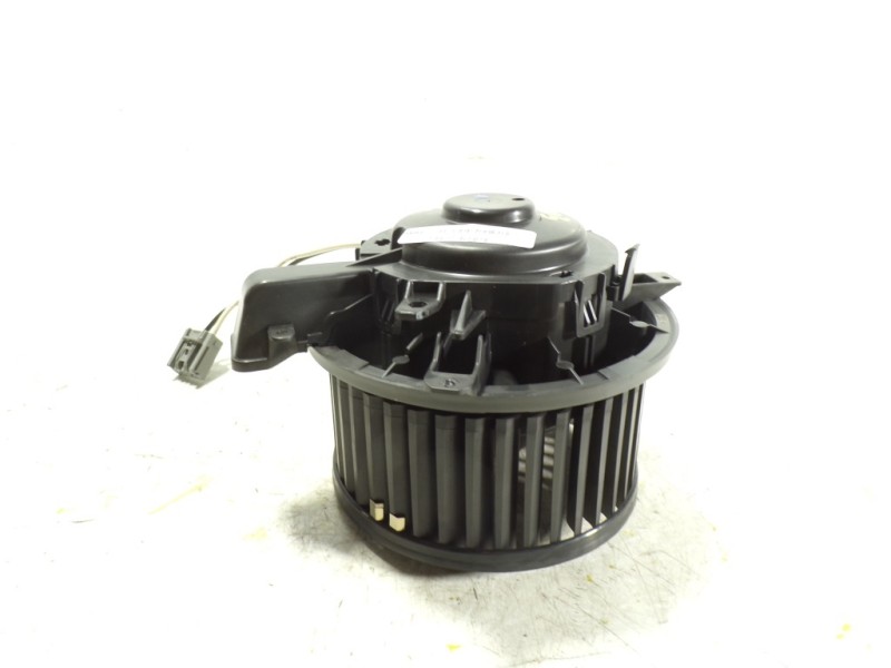 Recambio de motor calefaccion para opel mokka 1.6 cdti dpf referencia OEM IAM 95920148 T63029A T63029A