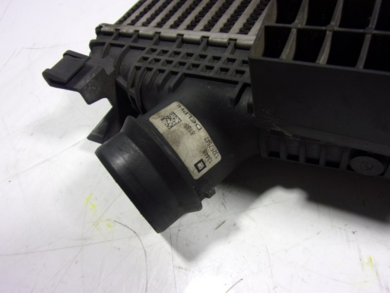 Recambio de intercooler para opel astra j lim. 1.6 cdti dpf referencia OEM IAM 13267647 13267647 