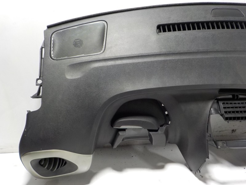 Recambio de salpicadero para peugeot 108 1.2 12v vti referencia OEM IAM 16121380ZD TG11B01001 TG11B01001