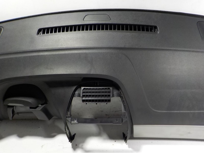 Recambio de salpicadero para peugeot 108 1.2 12v vti referencia OEM IAM 16121380ZD TG11B01001 TG11B01001