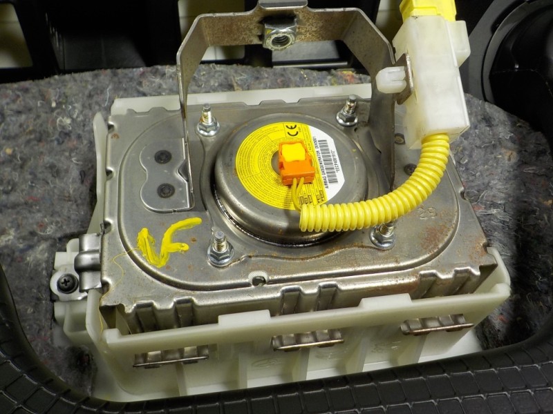 Recambio de salpicadero para peugeot 108 1.2 12v vti referencia OEM IAM 16121380ZD TG11B01001 TG11B01001