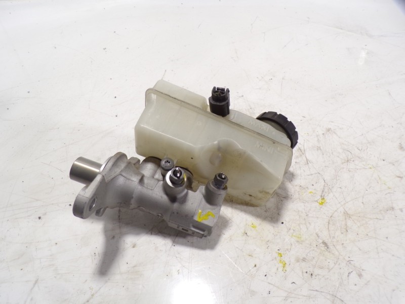 Recambio de bomba freno para renault clio iv limited referencia OEM IAM 460119686R  