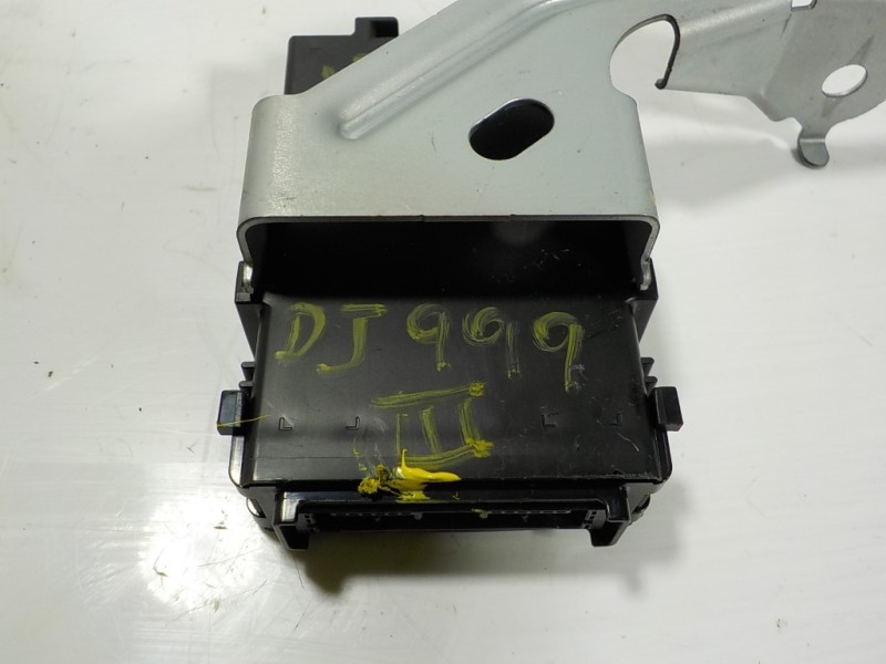 Recambio de modulo electronico para toyota yaris hybrid active referencia OEM IAM 8910052030 8910052030 50125137