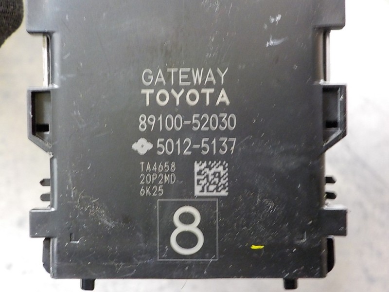 Recambio de modulo electronico para toyota yaris hybrid active referencia OEM IAM 8910052030 8910052030 50125137