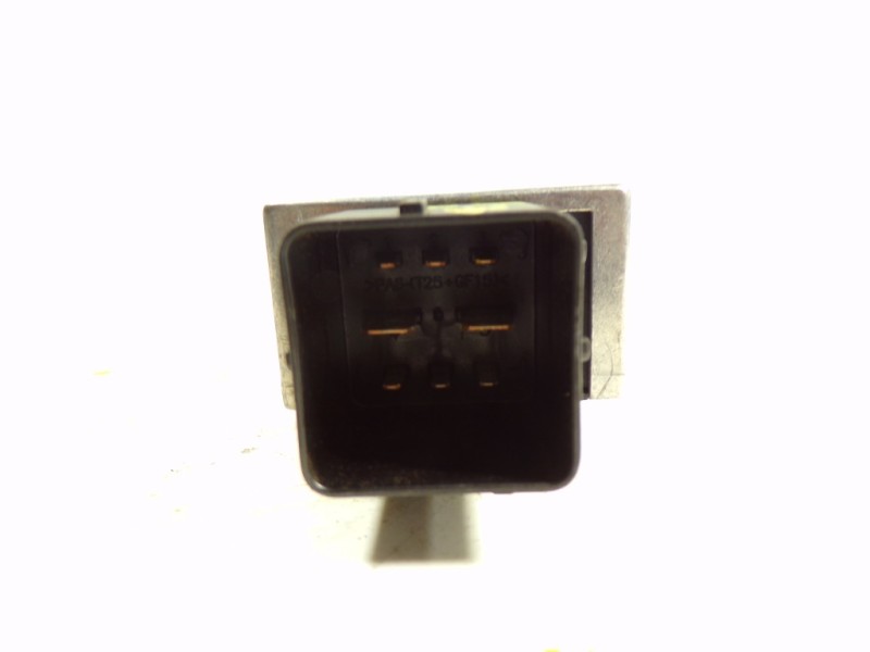 Recambio de caja precalentamiento para renault clio iv limited referencia OEM IAM 110678071R 110678071R 