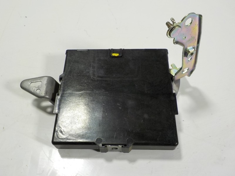 Recambio de modulo electronico para toyota yaris hybrid active referencia OEM IAM  899810D140 MB2850003332