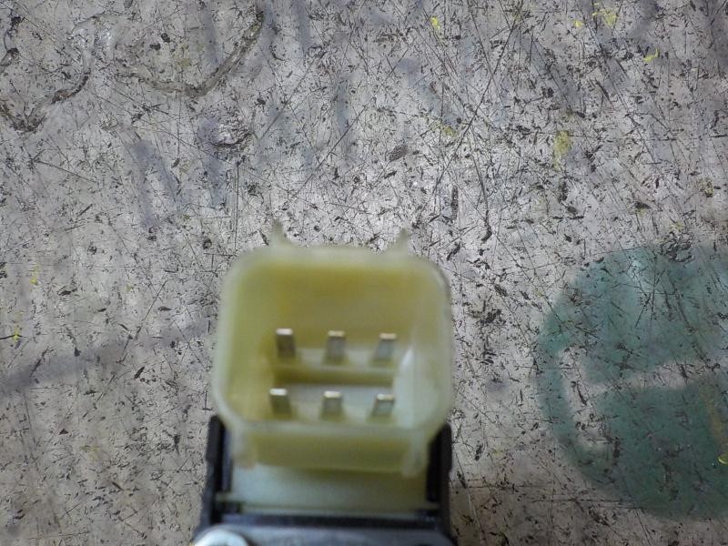 Recambio de motor elevalunas delantero izquierdo para ford fiesta (ccn) trend referencia OEM IAM 1852321  