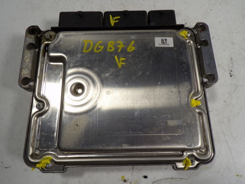 Recambio de centralita motor uce para renault clio iv limited referencia OEM IAM 237108281R 237106319R 0281033119