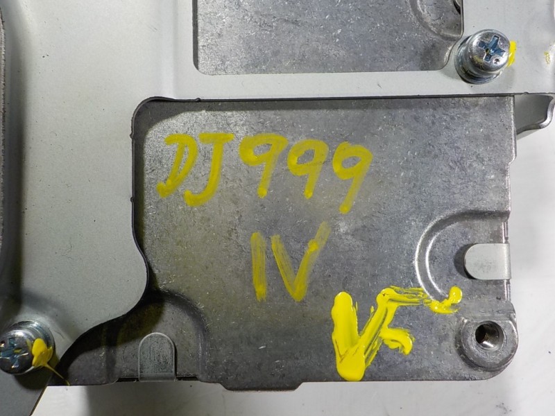 Recambio de modulo electronico para toyota yaris hybrid active referencia OEM IAM  896500D353 JL501008701