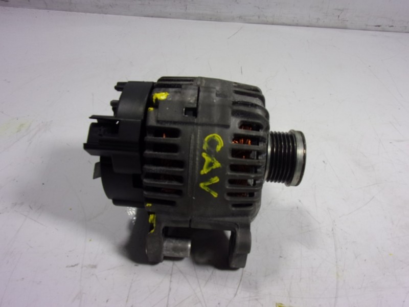 Recambio de alternador para volkswagen golf vi (5k1) sport referencia OEM IAM  03C903023G 
