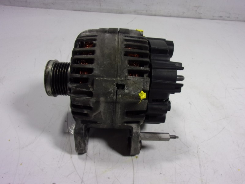 Recambio de alternador para volkswagen golf vi (5k1) sport referencia OEM IAM  03C903023G 