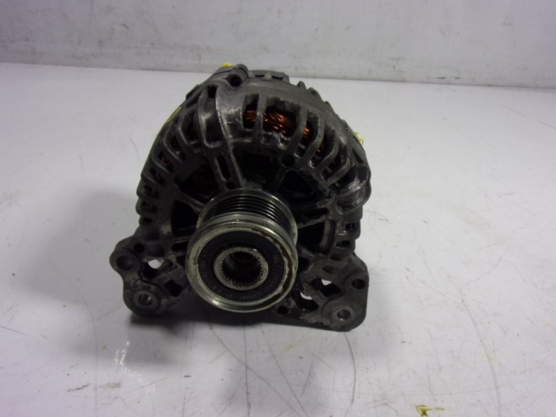 Recambio de alternador para volkswagen golf vi (5k1) sport referencia OEM IAM  03C903023G 