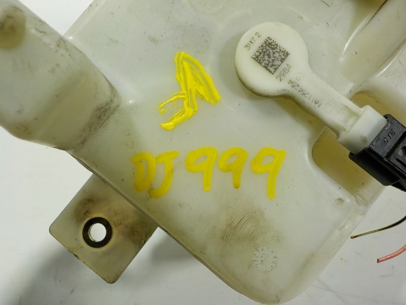 Recambio de deposito servo para toyota yaris hybrid active referencia OEM IAM 472200D181 03350887081 03350887071