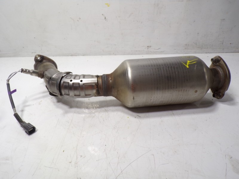 Recambio de catalizador para lexus nx 300h 2wd referencia OEM IAM 1740236090  