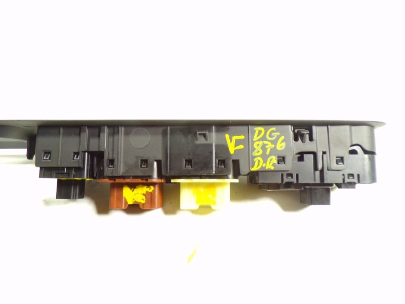 Recambio de mando elevalunas delantero izquierdo para renault clio iv limited referencia OEM IAM 254113300R 254113300R 