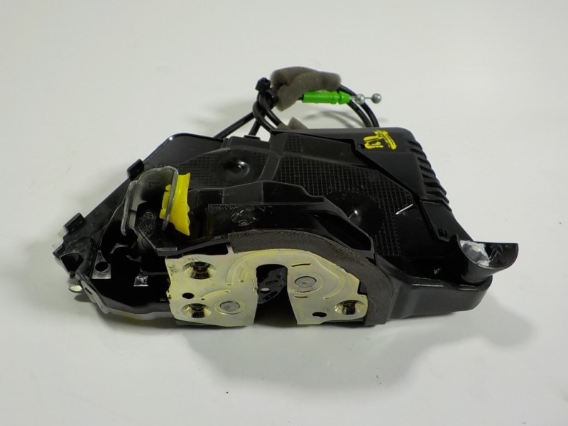 Recambio de cerradura puerta delantera izquierda para toyota yaris 1.5 vvti hev referencia OEM IAM 69040K0040 M7311460M6 