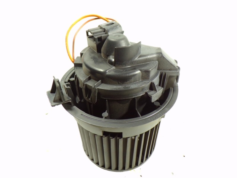 Recambio de motor calefaccion para renault clio iv limited referencia OEM IAM 272101170R T1029527H 